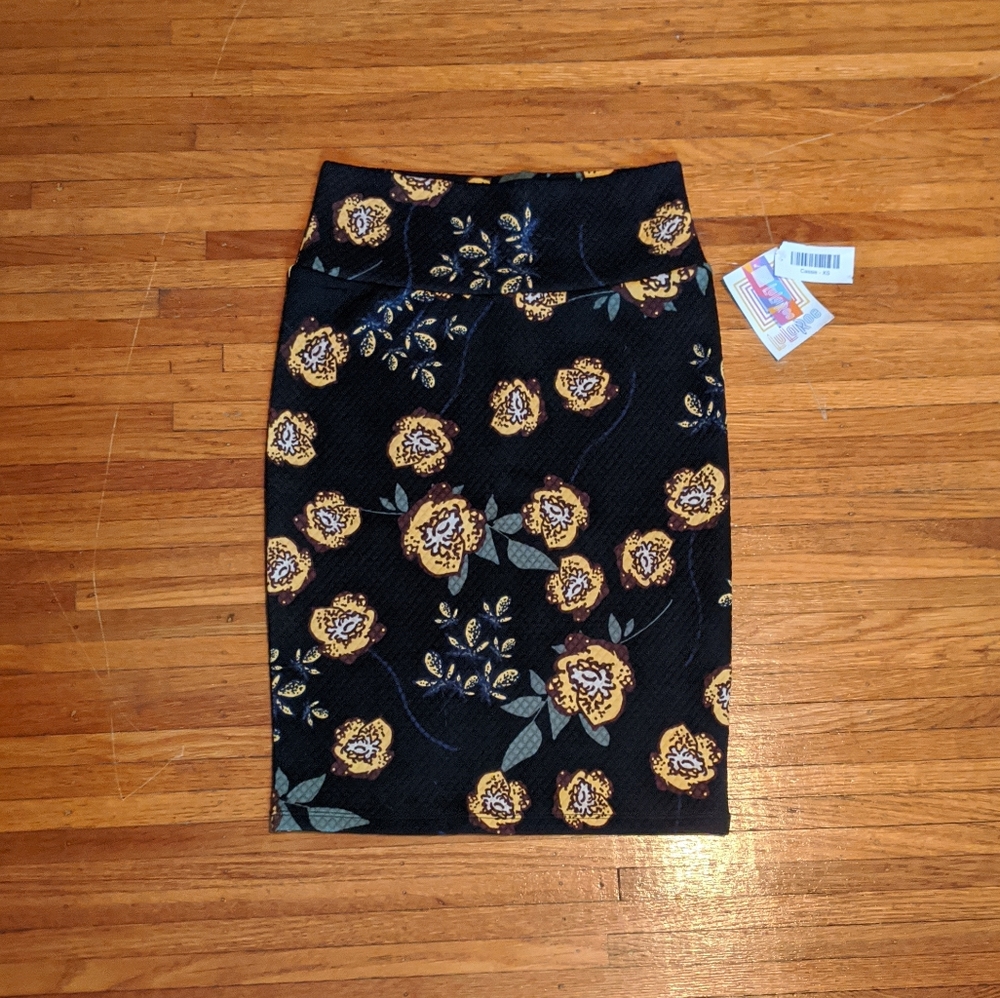 NWT fitted skirt